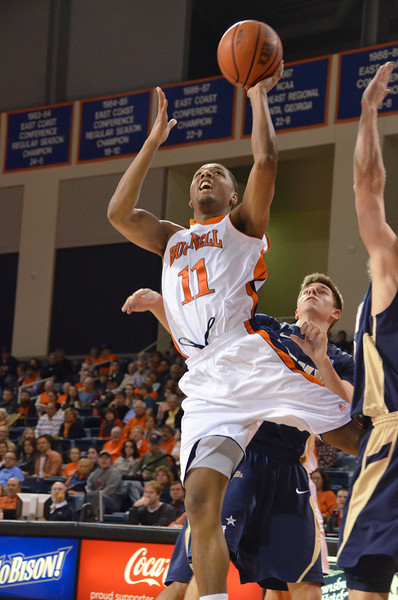 Holy Cross defeats Bucknell; Bison end two game losing skid against Navy