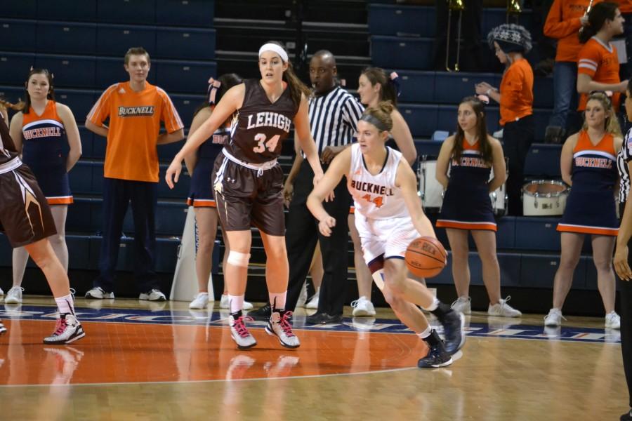 Dotson’s historic scoring leads women’s basketball to two conference wins