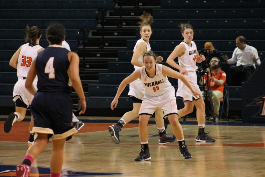 Women’s basketball boasts 15-9 record with loss at Holy Cross, win over Navy