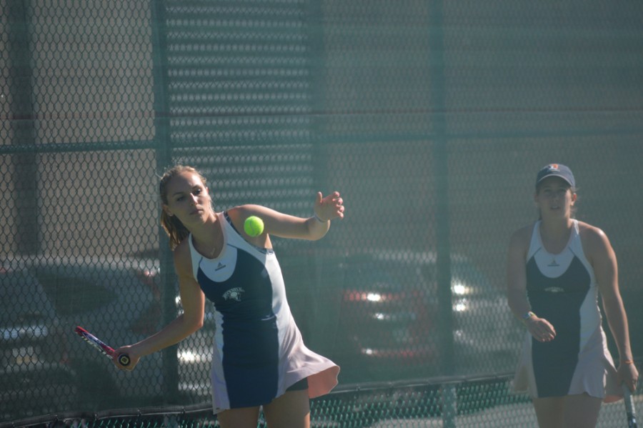 Womens tennis ends season with three victories, two losses