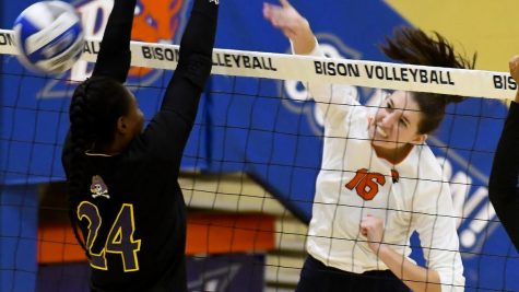 Volleyball kicks off season with home tournament