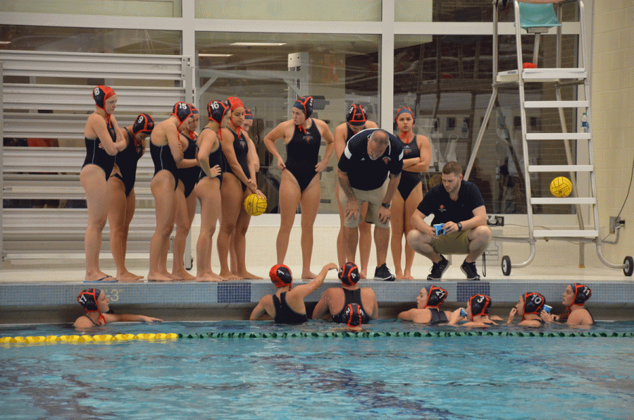 Women’s water polo finishes final home tournament of season 2-2