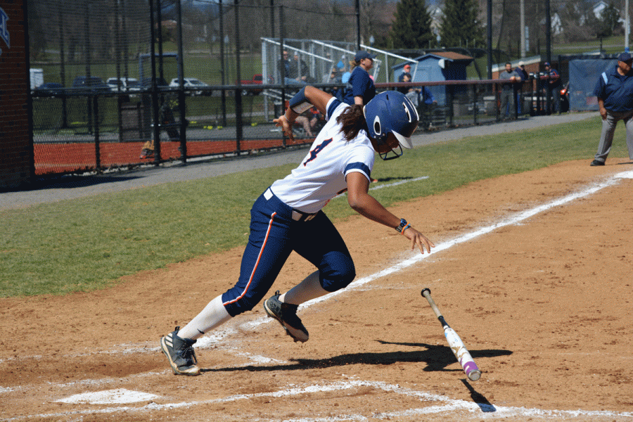 Softball+leads+Patriot+League+with+undefeated+6-0+start+in+conference