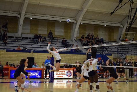 Richards beats volleyball record in victory over Lehigh
