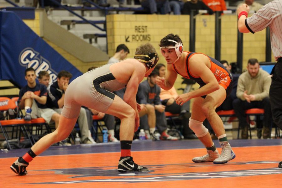 Wrestling+falls+short+to+Army+West+Point%2C+Smith+wins+100th+career+fight