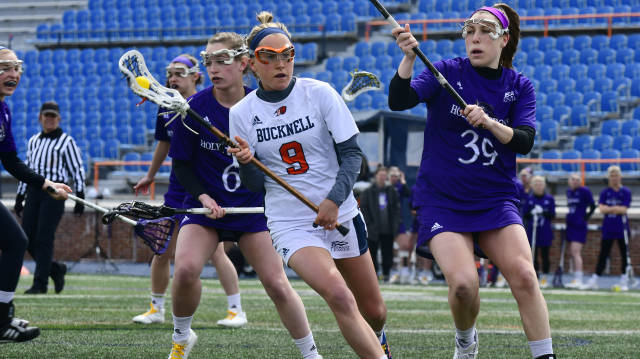 Comeback falls short, women’s lacrosse drops 12-11 loss to Holy Cross
