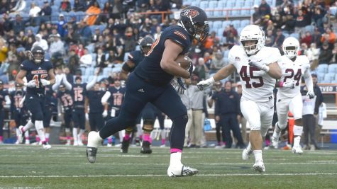 Football comes up short in Homecoming game