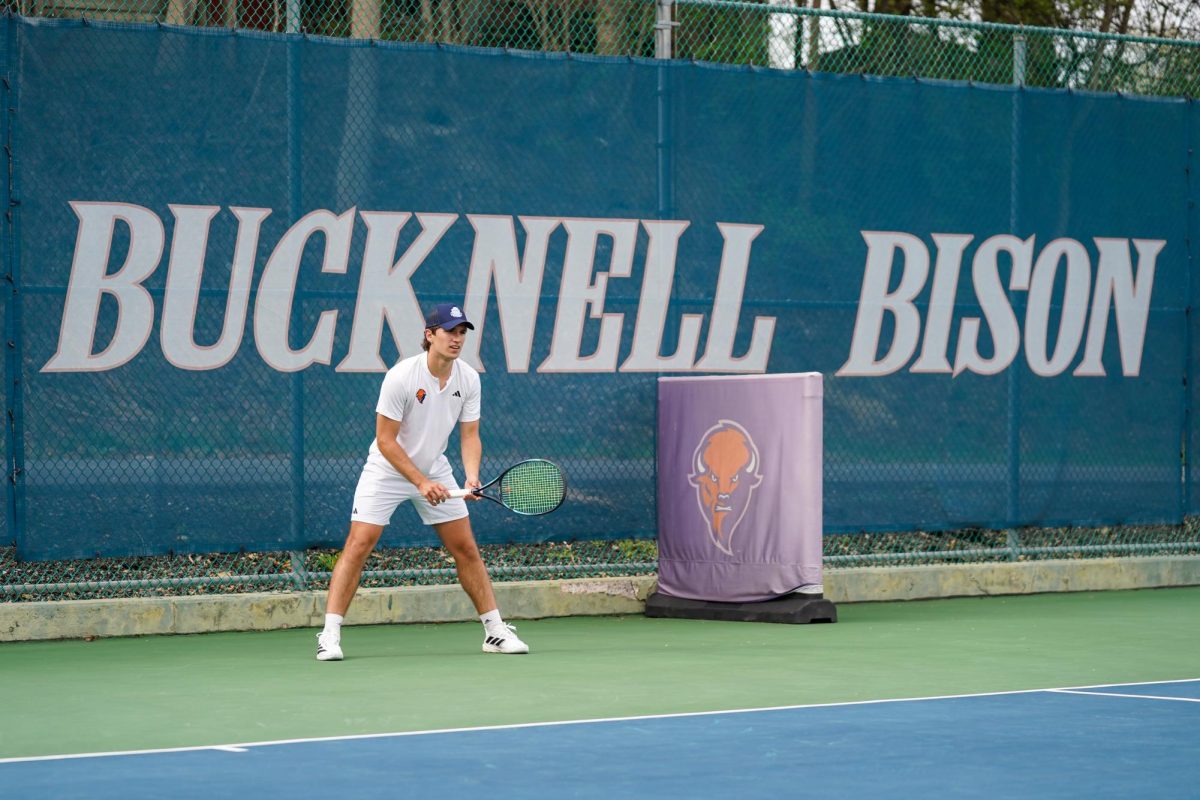 Men’s Tennis finish regular season 16-6