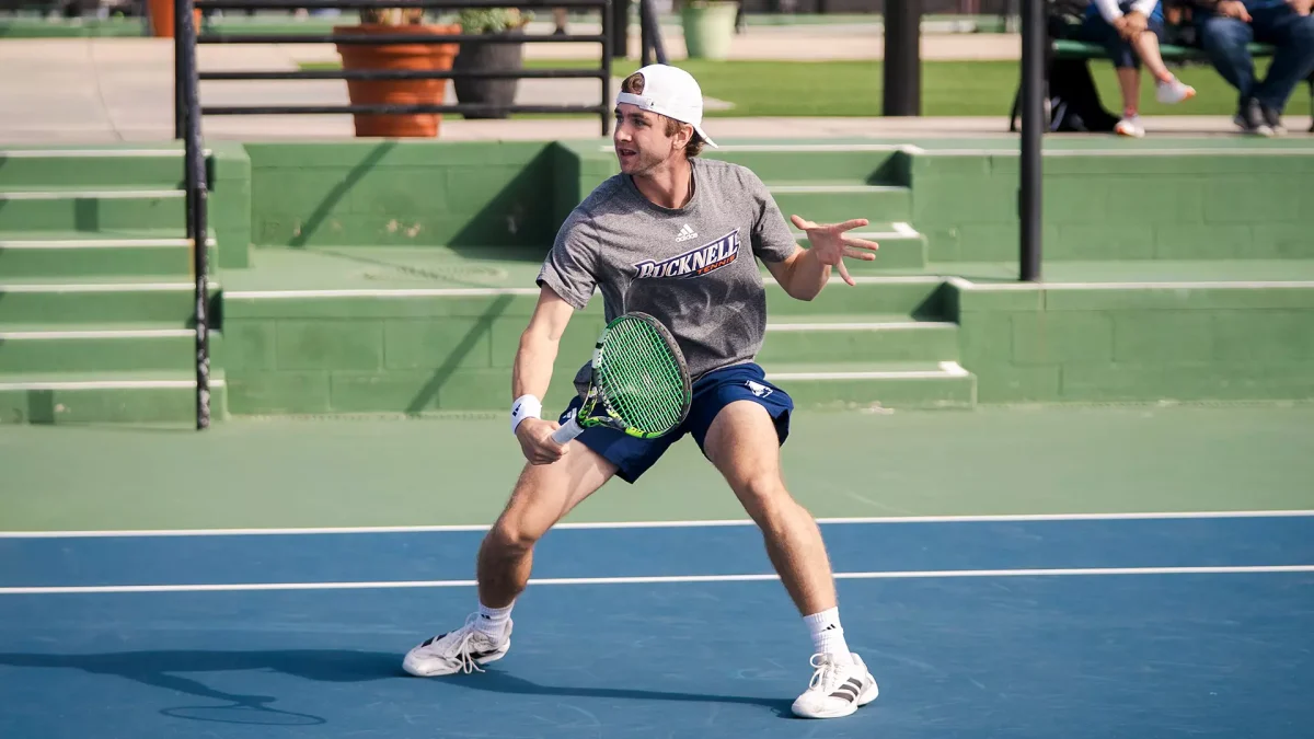 Men’s Tennis falls to ranked foes in Philadelphia