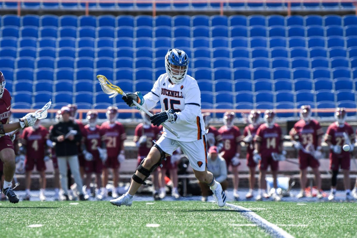Men's Lacrosse defeats Holy Cross on Senior Day